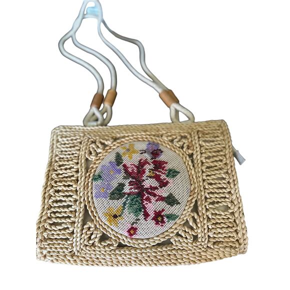 Vintage Raffia Boho straw handbag with Needlepoint Embroidery Embellishment - Picture 1 of 9
